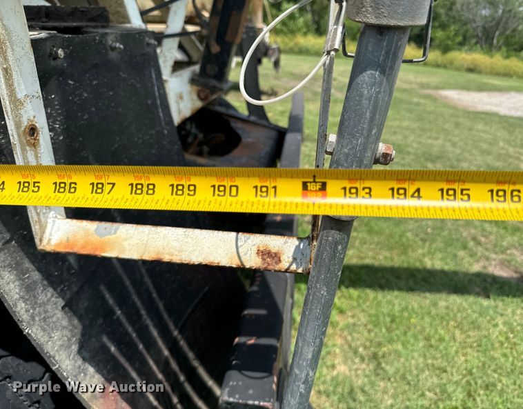 image for item DX0769 1986 Freightliner FLC feed delivery truck