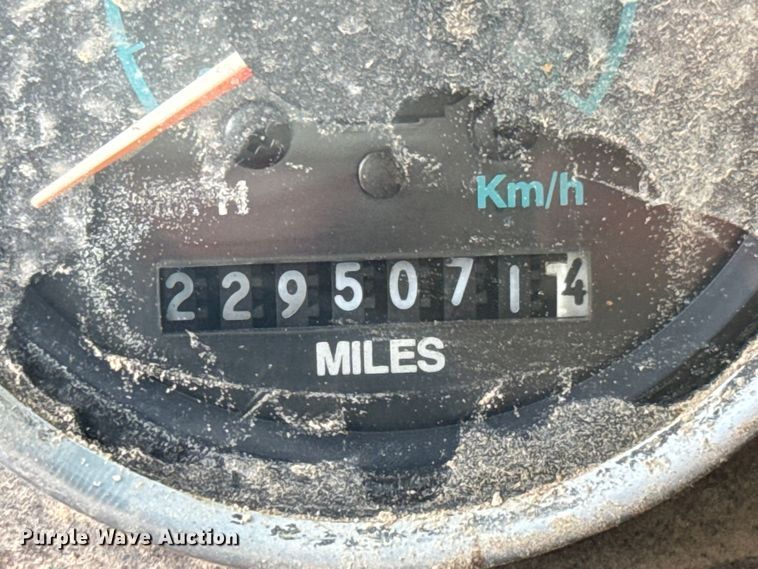 image for item DX0769 1986 Freightliner FLC feed delivery truck