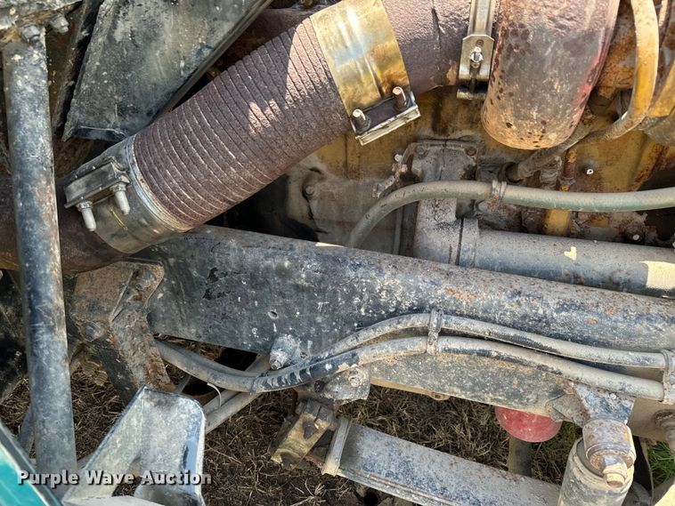 image for item DX0769 1986 Freightliner FLC feed delivery truck