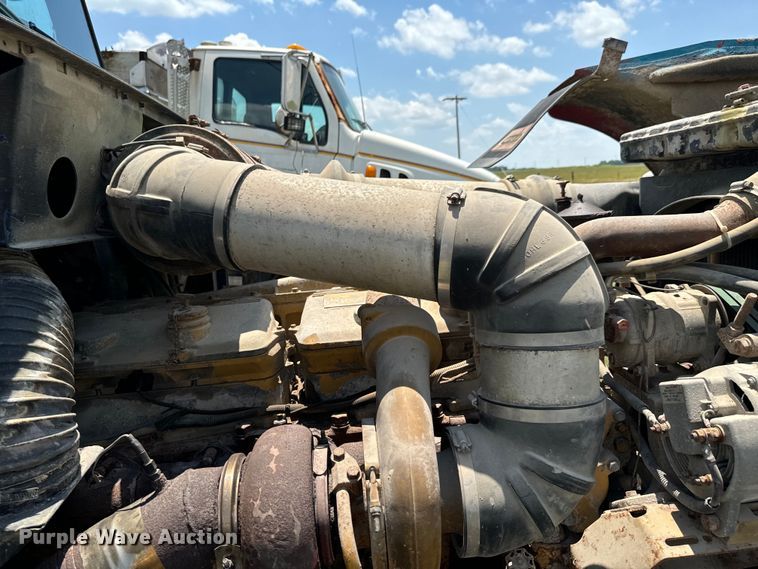 image for item DX0769 1986 Freightliner FLC feed delivery truck