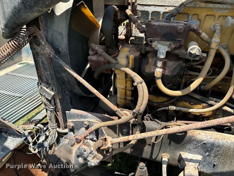 image for item DX0769 1986 Freightliner FLC feed delivery truck