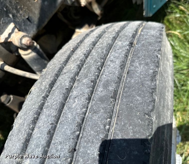 image for item DX0769 1986 Freightliner FLC feed delivery truck