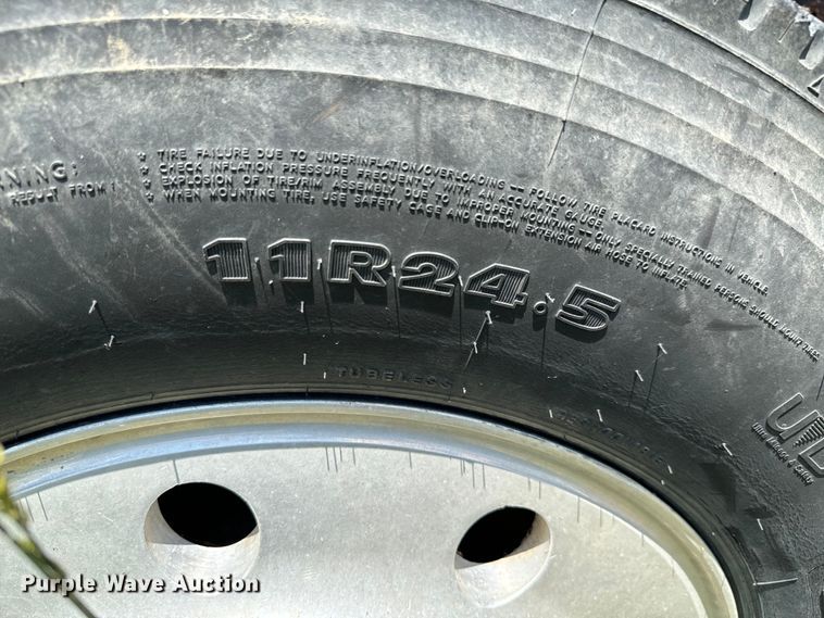 image for item DX0769 1986 Freightliner FLC feed delivery truck