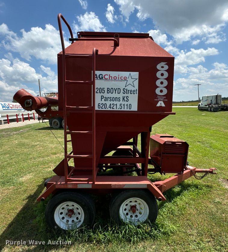 image for item DX0771 Feed Train 6000A seed tender