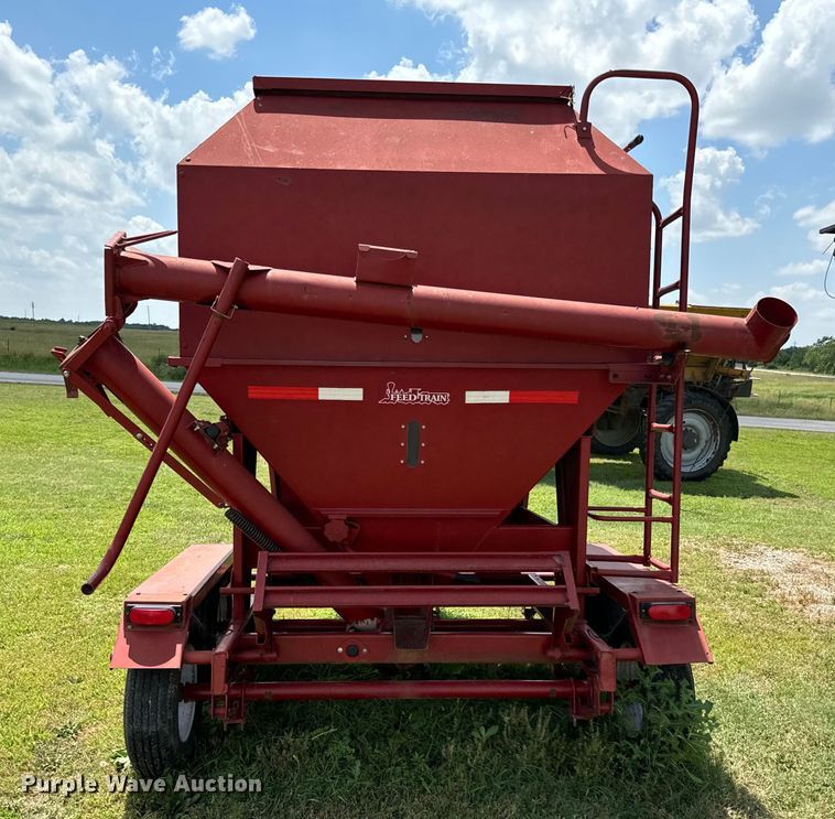 image for item DX0771 Feed Train 6000A seed tender