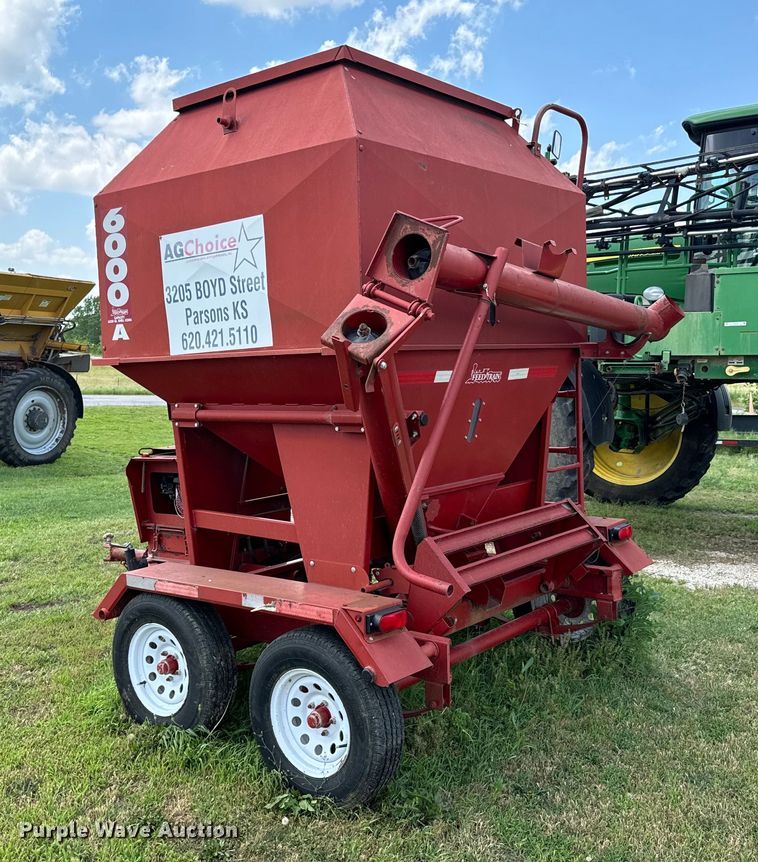 image for item DX0771 Feed Train 6000A seed tender