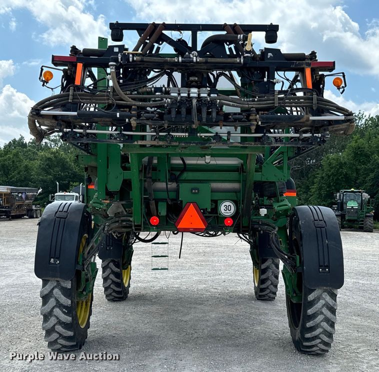 image for item DX0772 2009 John Deere 4830 sprayer