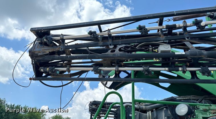 image for item DX0772 2009 John Deere 4830 sprayer