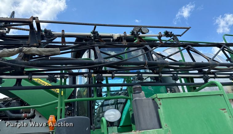 image for item DX0772 2009 John Deere 4830 sprayer
