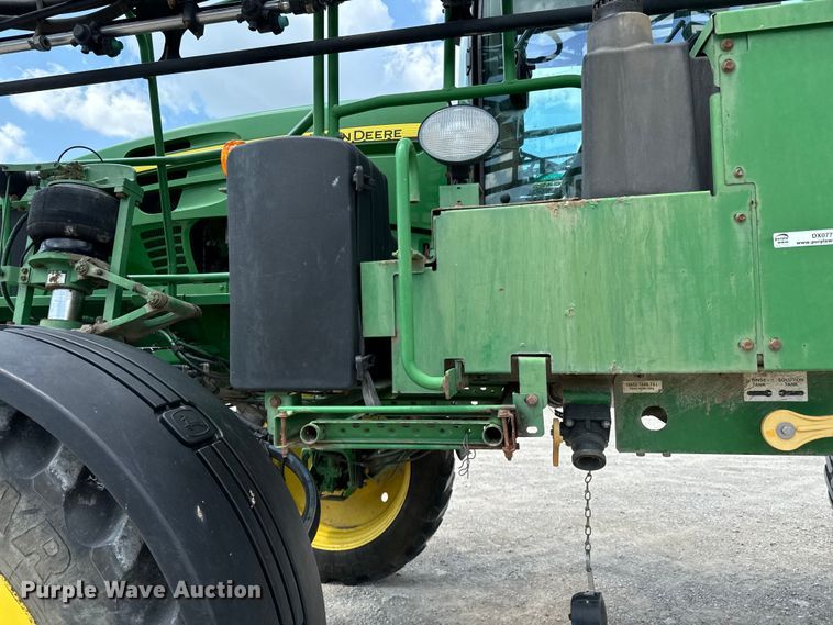 image for item DX0772 2009 John Deere 4830 sprayer