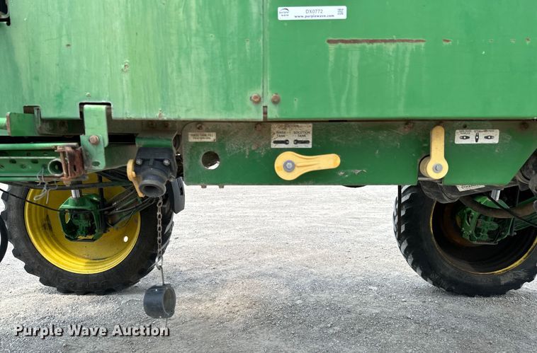 image for item DX0772 2009 John Deere 4830 sprayer