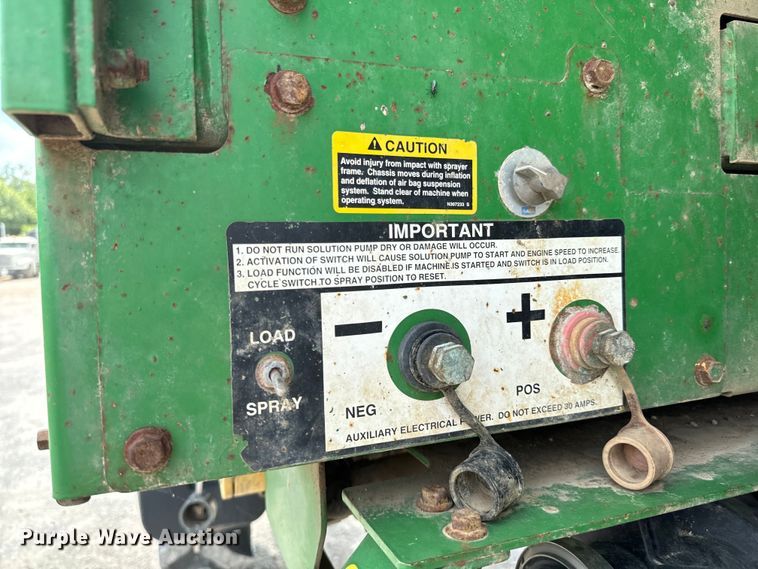 image for item DX0772 2009 John Deere 4830 sprayer