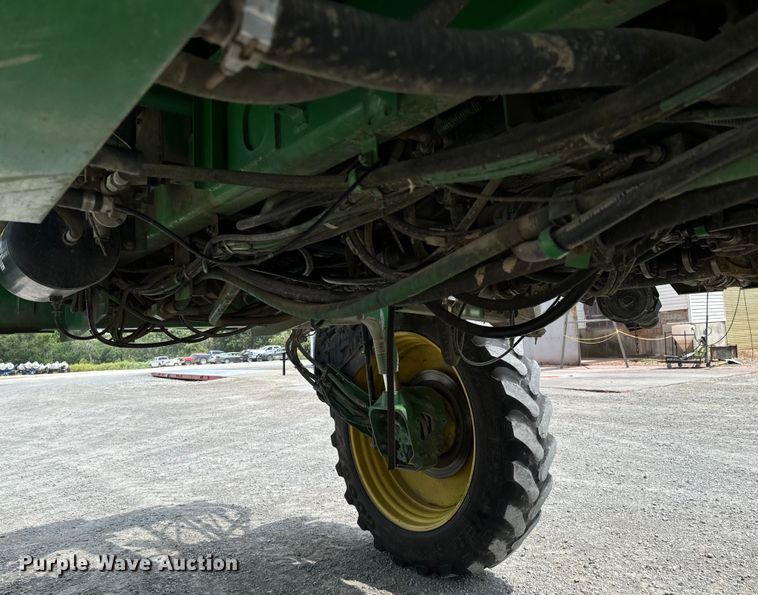 image for item DX0772 2009 John Deere 4830 sprayer