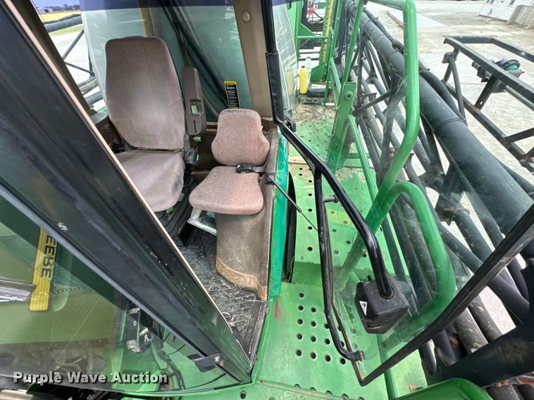 image for item DX0772 2009 John Deere 4830 sprayer