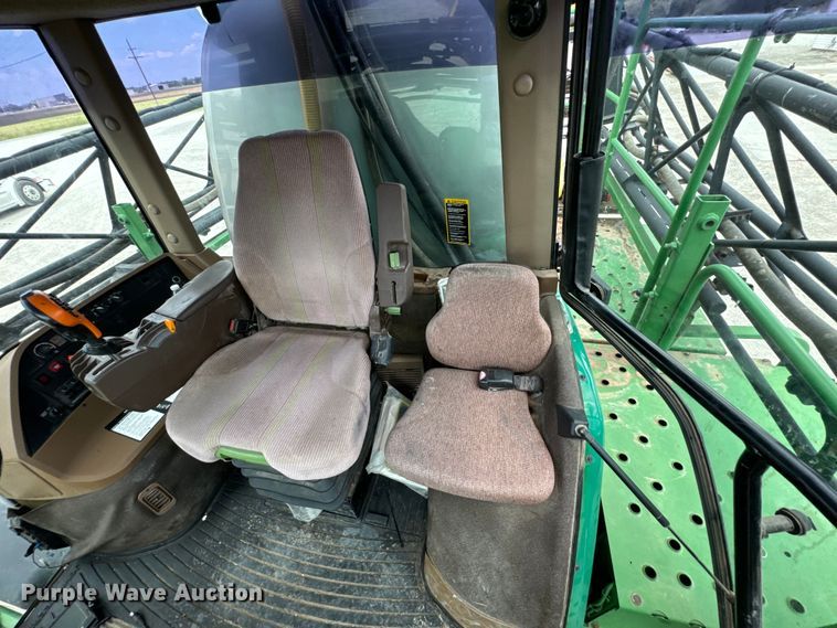 image for item DX0772 2009 John Deere 4830 sprayer