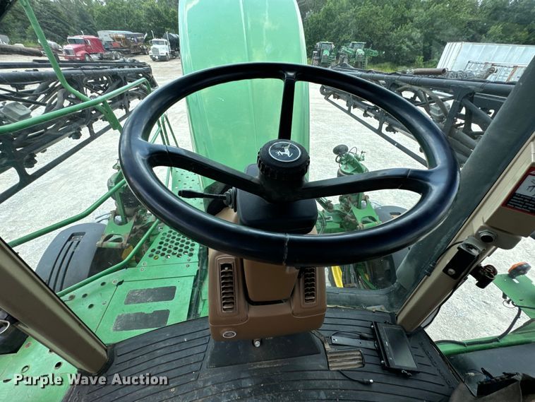 image for item DX0772 2009 John Deere 4830 sprayer