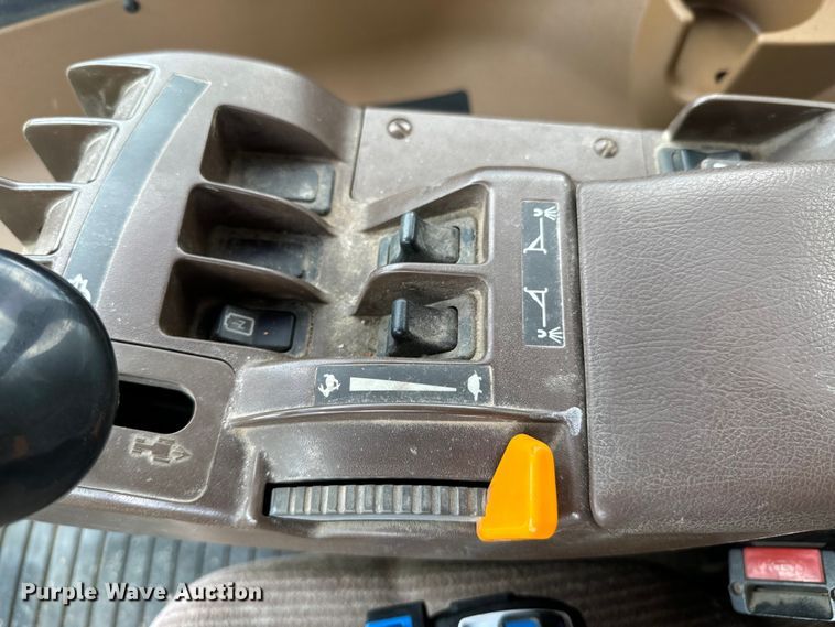 image for item DX0772 2009 John Deere 4830 sprayer