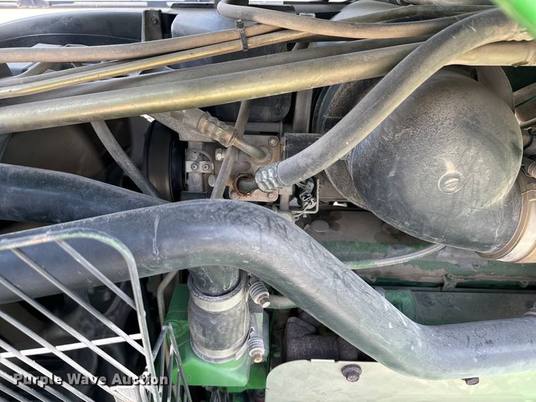 image for item DX0772 2009 John Deere 4830 sprayer