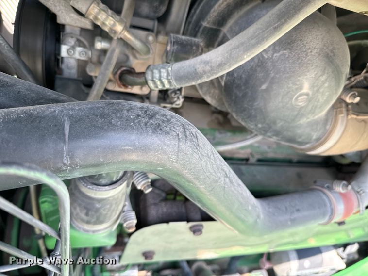 image for item DX0772 2009 John Deere 4830 sprayer