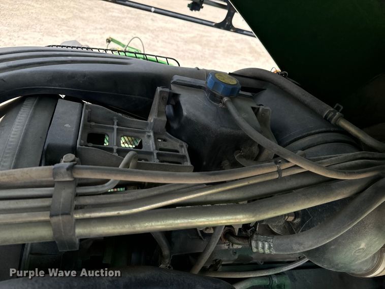 image for item DX0772 2009 John Deere 4830 sprayer