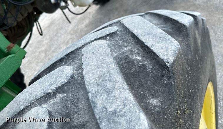 image for item DX0772 2009 John Deere 4830 sprayer