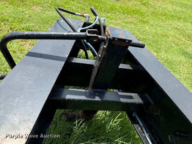 image for item DX0774 2006 Neville  sprayer trailer