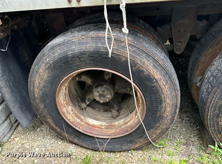 image for item DX0792 1986 Great Dane grain trailer