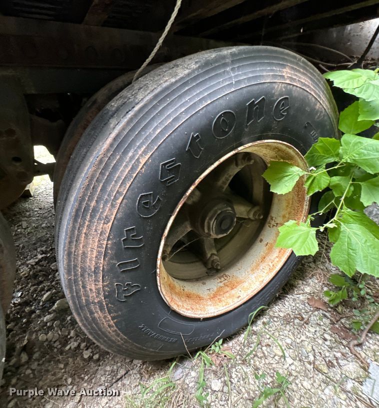 image for item DX0792 1986 Great Dane grain trailer