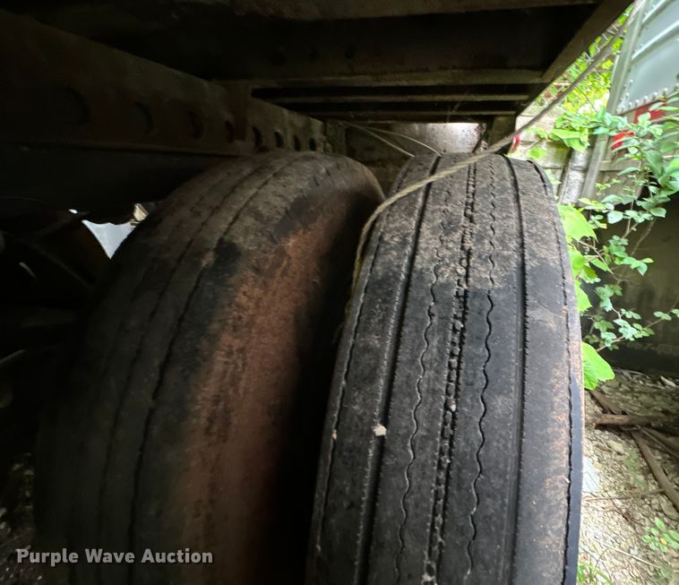image for item DX0792 1986 Great Dane grain trailer