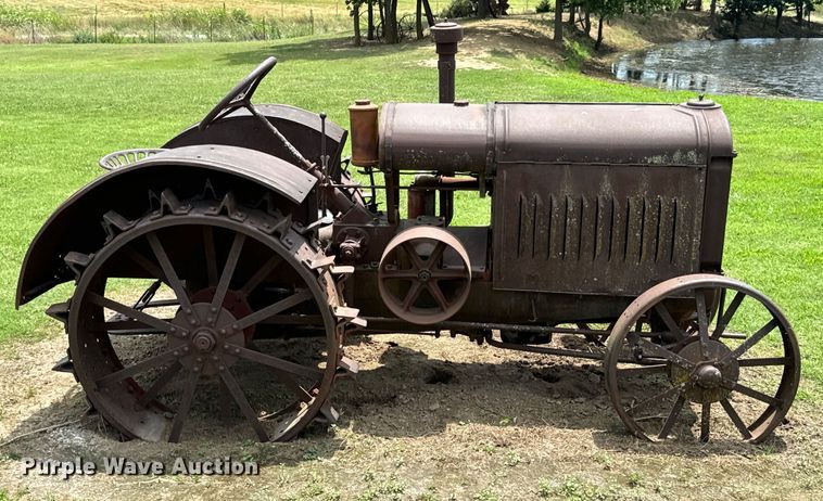 image for item DX0805 McCormick-Deering tractor