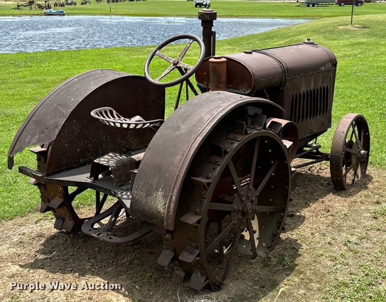 image for item DX0805 McCormick-Deering tractor