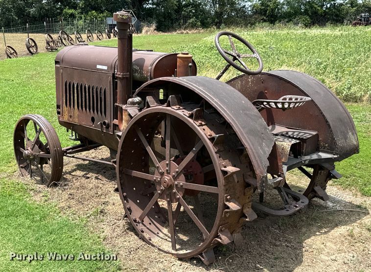 image for item DX0805 McCormick-Deering tractor