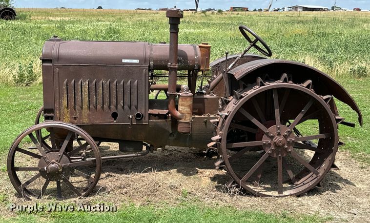 image for item DX0805 McCormick-Deering tractor