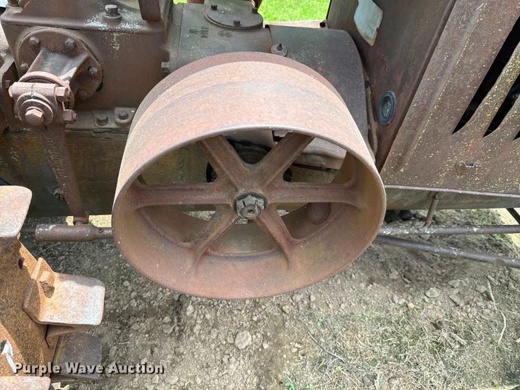 image for item DX0805 McCormick-Deering tractor