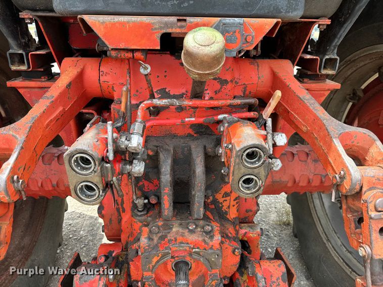 image for item EH4000 International 1086 tractor