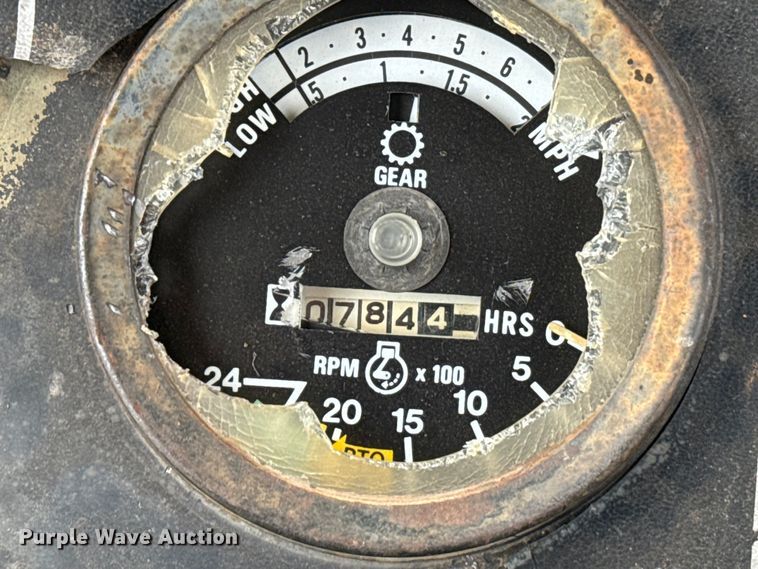 image for item EH4000 International 1086 tractor