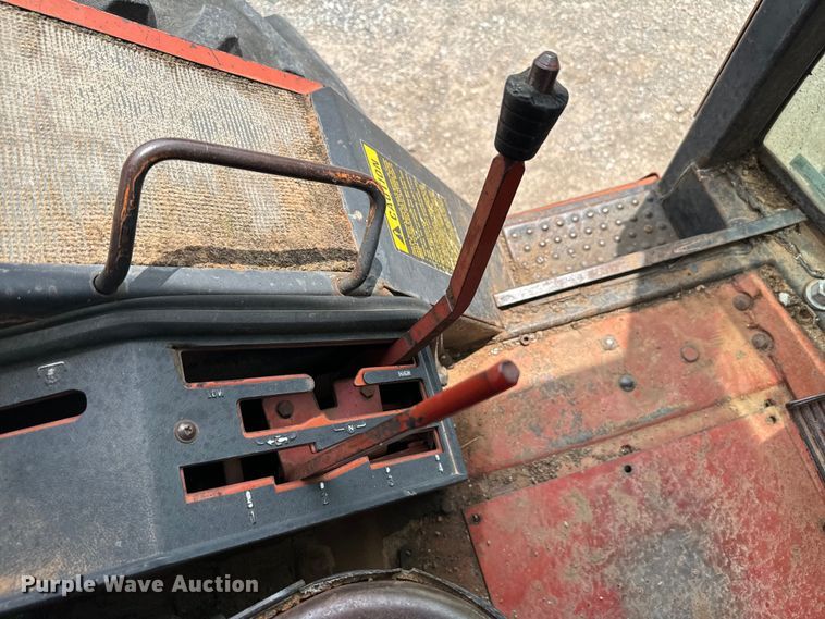 image for item EH4000 International 1086 tractor