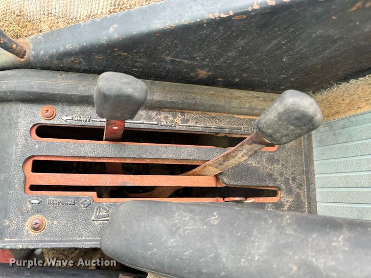 image for item EH4000 International 1086 tractor