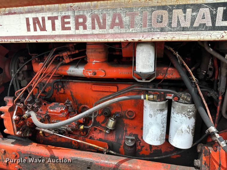 image for item EH4000 International 1086 tractor