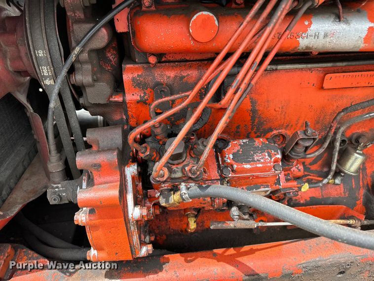 image for item EH4000 International 1086 tractor