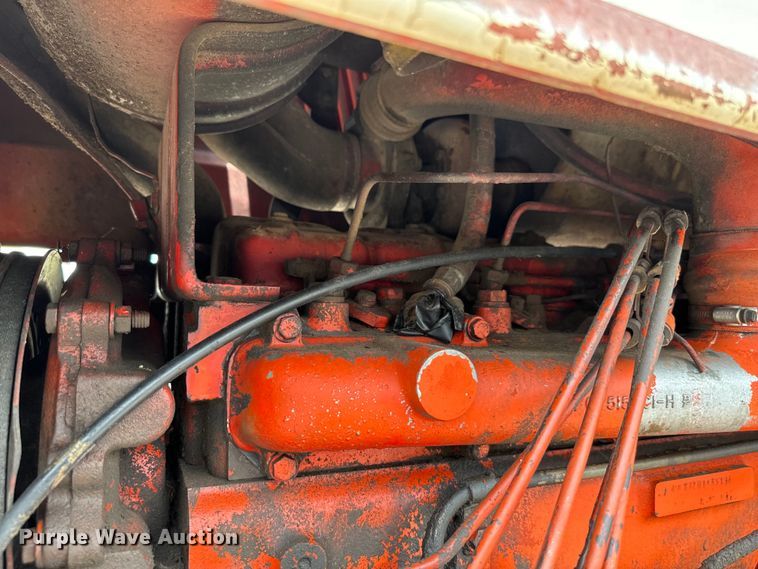 image for item EH4000 International 1086 tractor