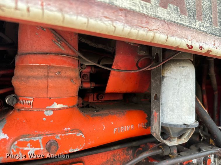 image for item EH4000 International 1086 tractor