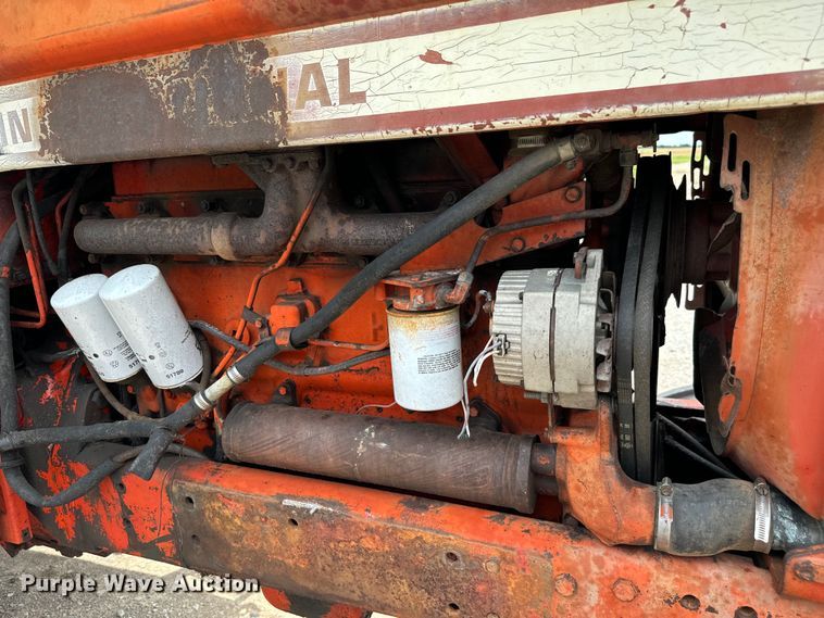 image for item EH4000 International 1086 tractor