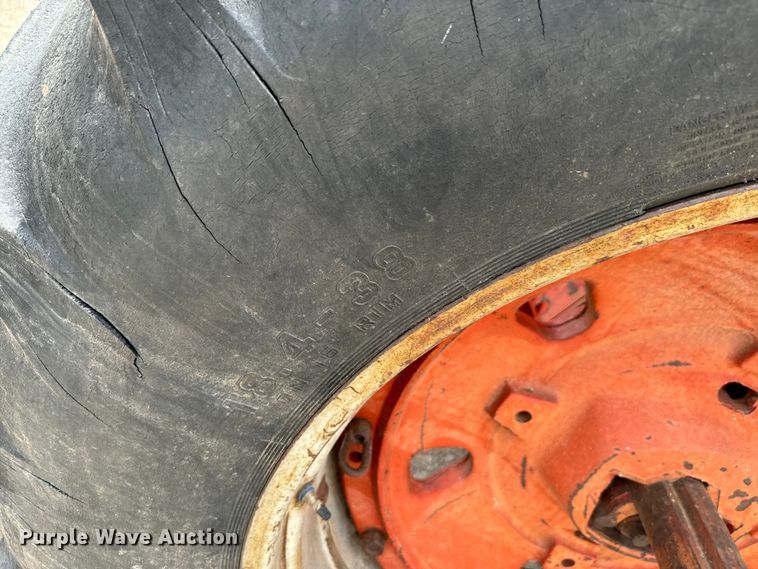 image for item EH4000 International 1086 tractor