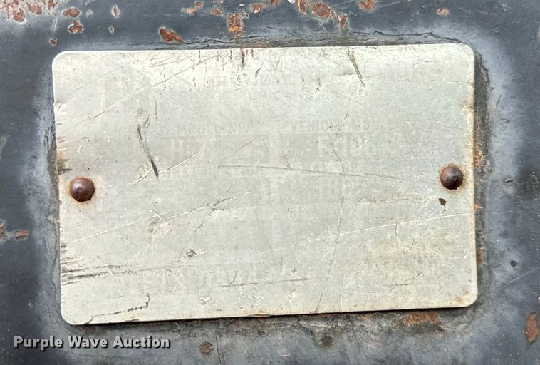 image for item EH4000 International 1086 tractor