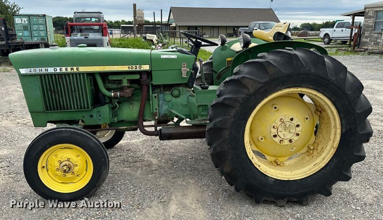 image for item EH4001 1966 John Deere 1020 tractor