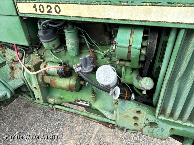 image for item EH4001 1966 John Deere 1020 tractor