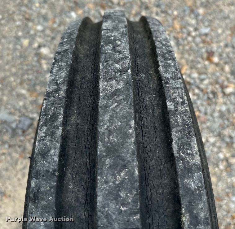 image for item EH4001 1966 John Deere 1020 tractor