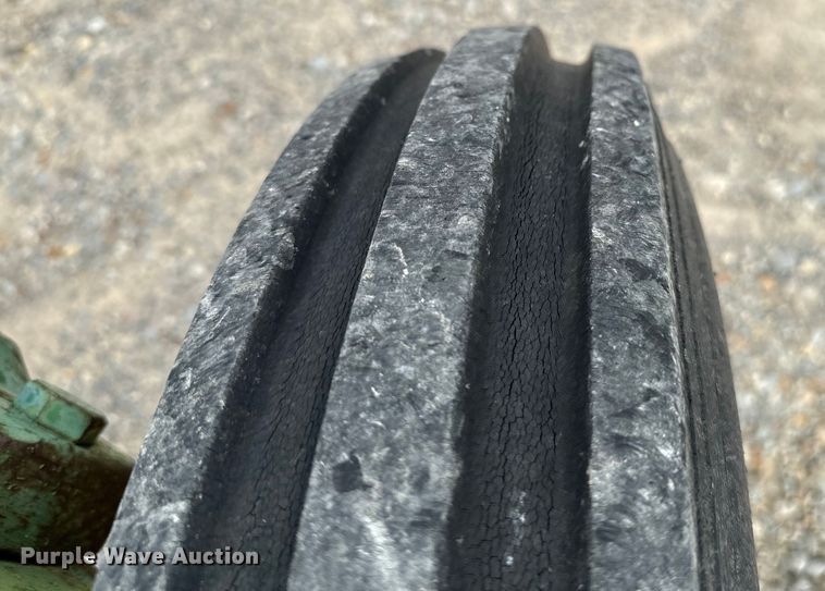 image for item EH4001 1966 John Deere 1020 tractor