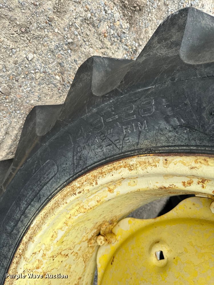 image for item EH4001 1966 John Deere 1020 tractor